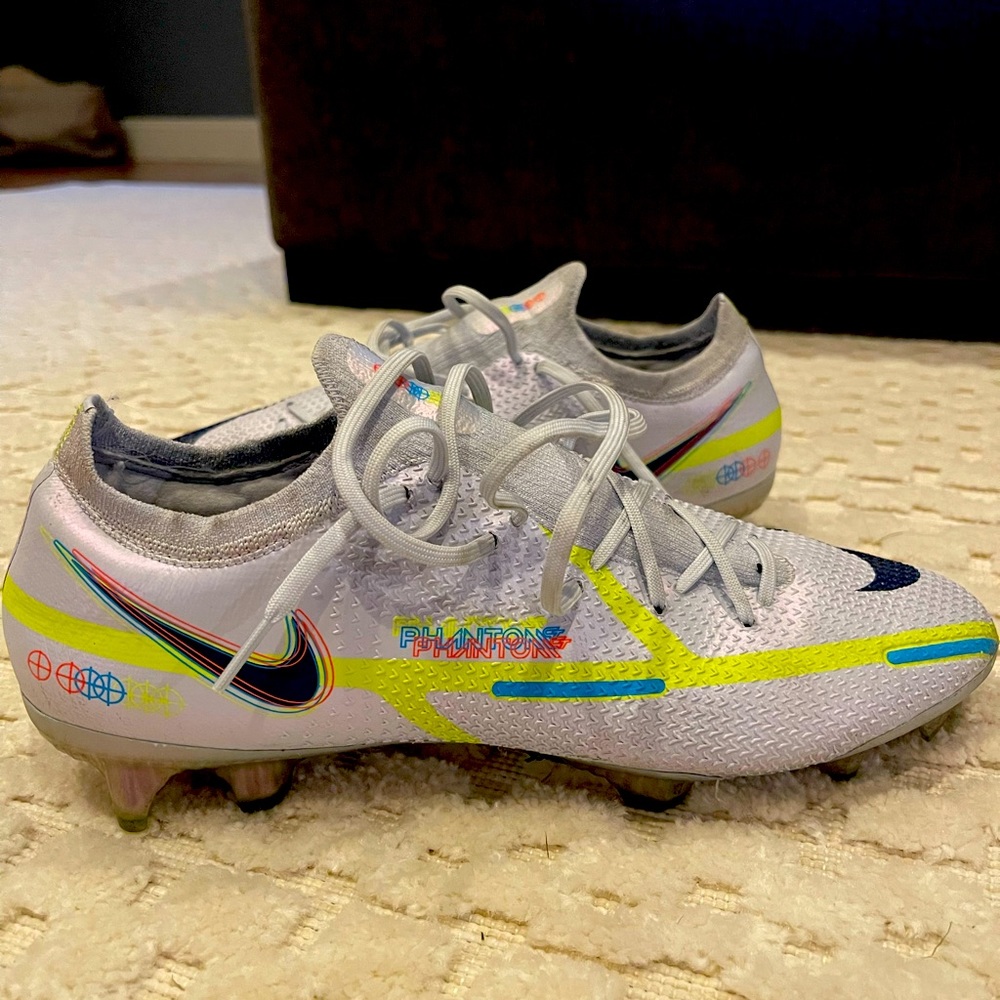 Nike Phantom Elite G2 soccer cleat, size 10